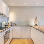 Luxurious In Puente Romano, Апартаменти