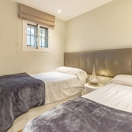 Luxurious In Puente Romano, Apartment *