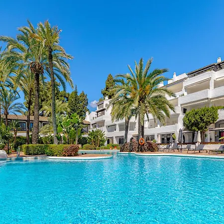 Luxurious In Puente Romano,