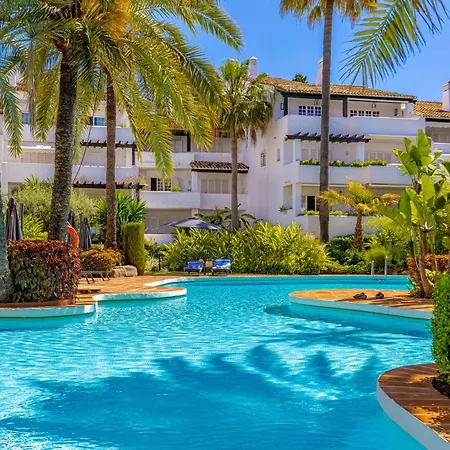 Apartment Luxurious In Puente Romano, *