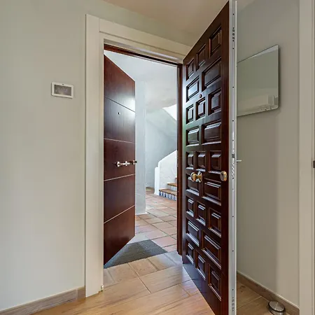 Luxurious In Puente Romano, Apartment *