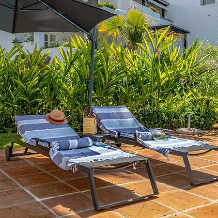 Luxurious In Puente Romano, Apartment