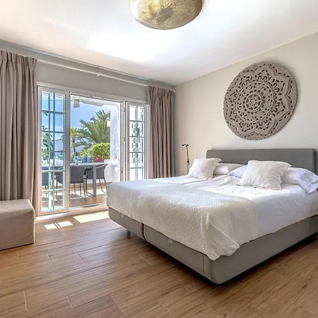 Luxurious In Puente Romano, Apartment *