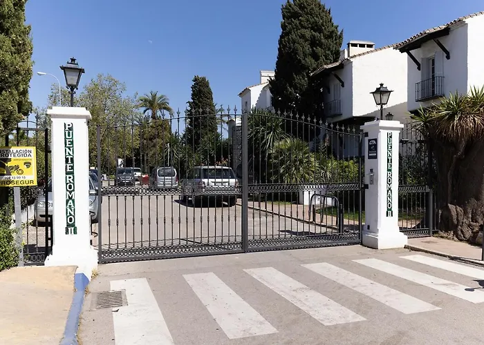 Apartament Luxurious In Puente Romano,