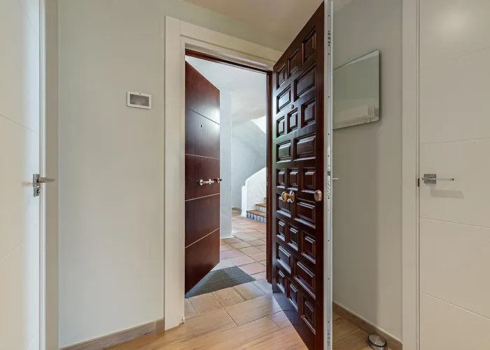 Luxurious In Puente Romano, Apartament *