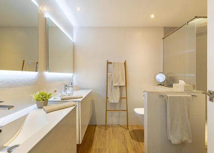 Apartament Luxurious In Puente Romano, *