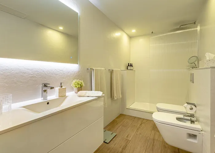 Luxurious In Puente Romano, Apartament