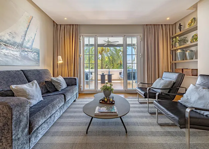 Apartament Luxurious In Puente Romano,