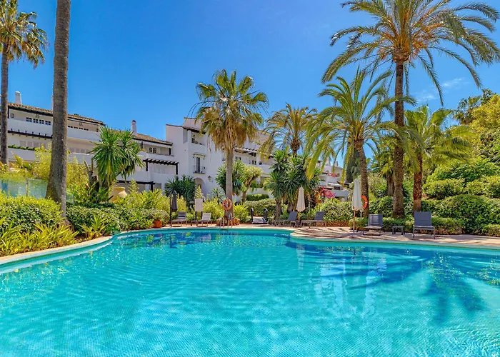 Luxurious In Puente Romano, Apartament *