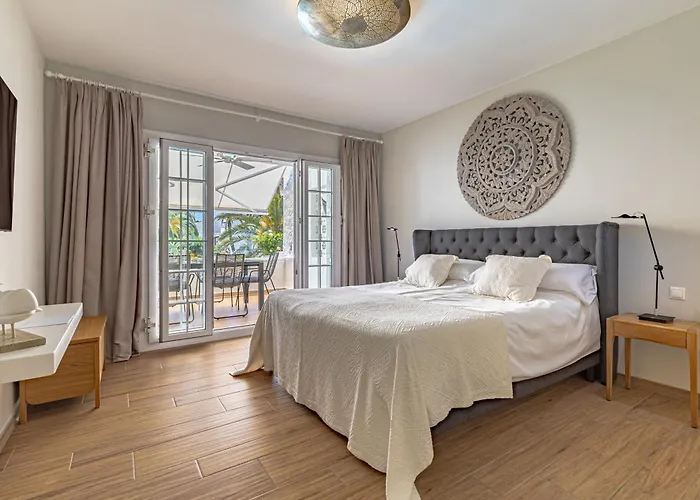 Apartament Luxurious In Puente Romano, *