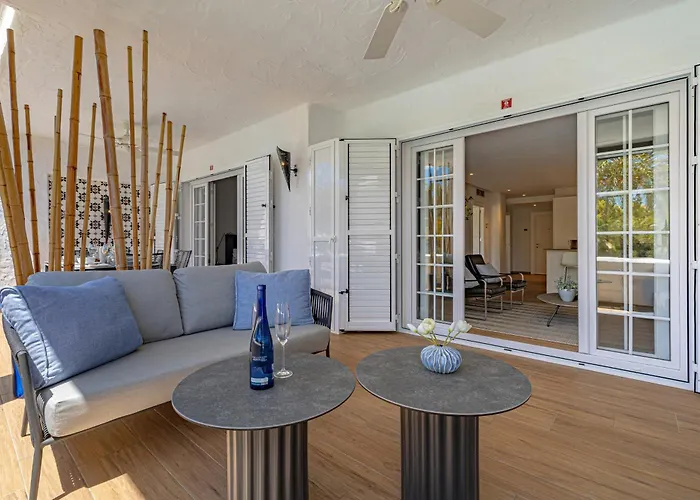 Luxurious In Puente Romano, Marbella