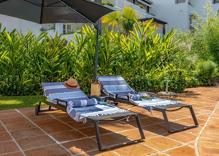 Luxurious In Puente Romano, Apartament