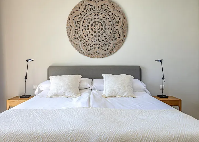 Luxurious In Puente Romano, شقة