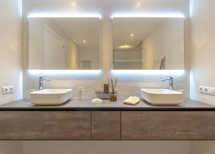 Apartament Luxurious In Puente Romano, *