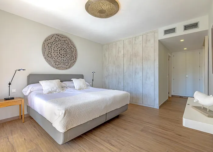 Luxurious In Puente Romano, شقة *