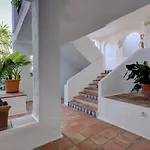 Luxurious In Puente Romano, Apartamento