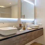 Apartamento Luxurious In Puente Romano,