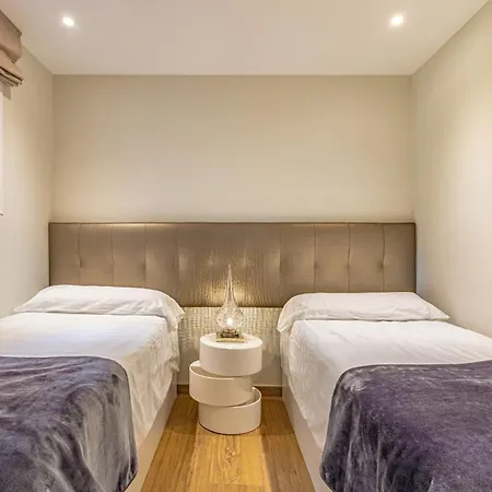 Luxurious In Puente Romano,