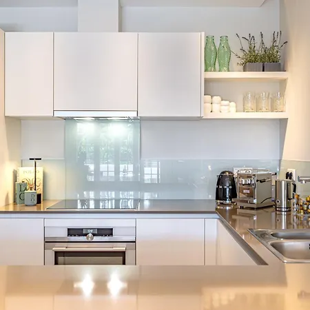 Luxurious In Puente Romano, דירה