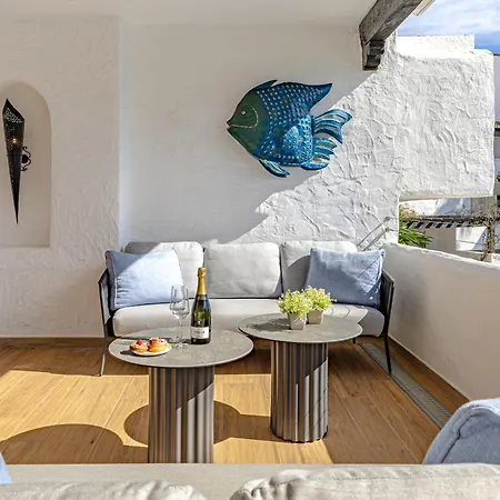 Apartment Luxurious In Puente Romano, *