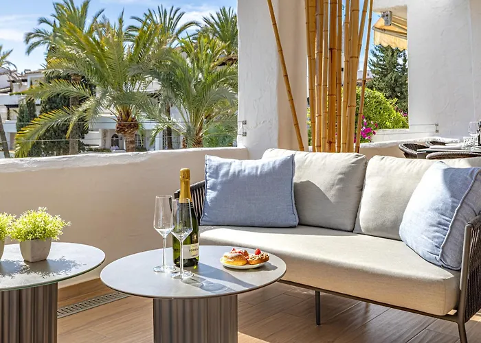 Luxurious In Puente Romano, דירה *