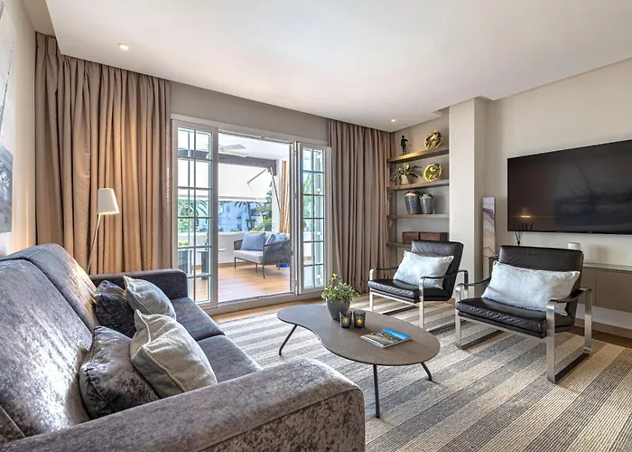 Luxurious In Puente Romano,